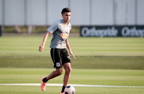 Jogadores na atividade da tarde desta segunda-feira (03), no CT Dr. Joaquim Grava