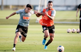 Jogadores na atividade da tarde desta segunda-feira (03), no CT Dr. Joaquim Grava