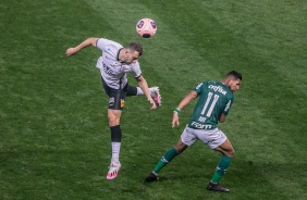 Carlos Augusto durante jogo contra o Palmeiras, pela final do Paulistão 2020