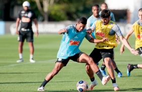 Bruno Mndez no treino desta quinta-feira no CT Joaquim Grava