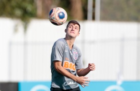 Lucas Piton no treino desta quinta-feira no CT Joaquim Grava