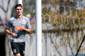 Danilo Avelar na atividade da manhã desta segunda-feira no CT Dr. Joaquim Grava