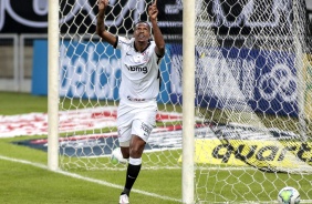 J comemorando seu gol contra o Atltico Mineiro, pelo Brasileiro