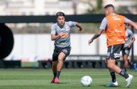 Jogadores na atividade da manhã desta segunda-feira no CT Dr. Joaquim Grava