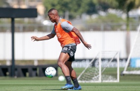 Jogadores na atividade da manhã desta segunda-feira no CT Dr. Joaquim Grava