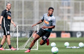 Jogadores na atividade da manh desta segunda-feira no CT Dr. Joaquim Grava