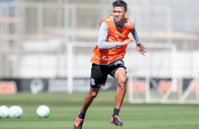 Jogadores na atividade da manhã desta segunda-feira no CT Dr. Joaquim Grava