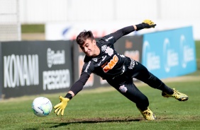 Jogadores na atividade da manhã desta segunda-feira no CT Dr. Joaquim Grava