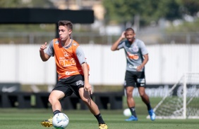 Jogadores na atividade da manhã desta segunda-feira no CT Dr. Joaquim Grava