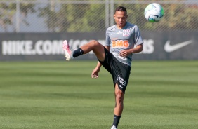 Jogadores na atividade da manhã desta segunda-feira no CT Dr. Joaquim Grava
