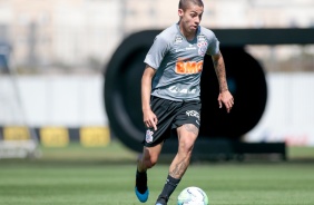Jogadores na atividade da manhã desta segunda-feira no CT Dr. Joaquim Grava