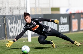 Jogadores na atividade da manhã desta segunda-feira no CT Dr. Joaquim Grava