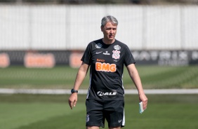 Tiago Nunes na atividade da manhã desta segunda-feira no CT Dr. Joaquim Grava