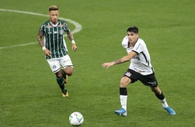 Araos em ação no jogo contra o Coritiba