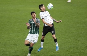 Araos foi titular do Corinthians contra o Coritiba e fez boa partida