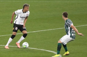 Cantillo foi titular do Corinthians na partida contra o Coritiba