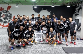 Danilo Avelar foi homenageado antes do jogo contra o Coritiba