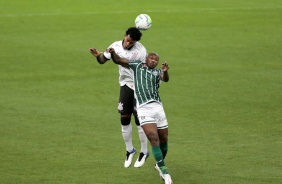 Gil durante o jogo contra o Coritiba, na Arena Corinthians