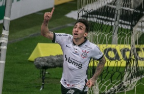 Gustavo Silva marcou seu primeiro gol pelo Corinthians aps o retorno