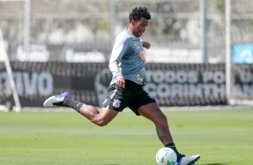 Gil no treino desta segunda-feira no CT Joaquim Grava