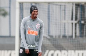 Jô no treino deste domingo para enfrentar o Fortaleza, pelo Brasileirão