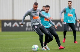 Luan e Fagner no treino deste domingo para enfrentar o Fortaleza, pelo Brasileirão