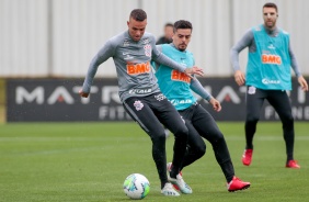 Luan e Fagner no treino deste domingo para enfrentar o Fortaleza, pelo Brasileiro