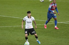 Araos foi titular do Corinthians diante do Fortaleza