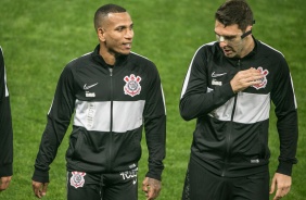 Otero e Boselli conversando durante o aquecimento antes do jogo contra o Fortaleza