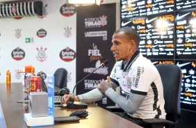 Otero é oficialmente apresentado como jogador do Corinthians
