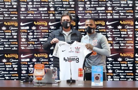 Otero é oficialmente apresentado como jogador do Corinthians