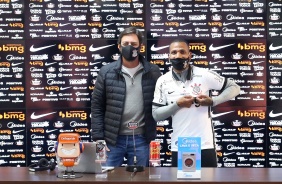 Otero é oficialmente apresentado como jogador do Corinthians