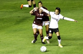 Ariana no jogo contra a Ferroviria, na volta do futebol feminino