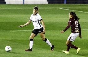 Giovanna no jogo contra a Ferroviria, na volta do futebol feminino