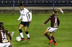 Poliana no jogo contra a Ferroviria, na volta do futebol feminino