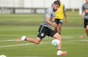 Bruno Mndez segue treinando no CT Joaquim Grava