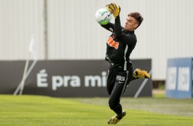 Donelli segue treinando no CT Joaquim Grava