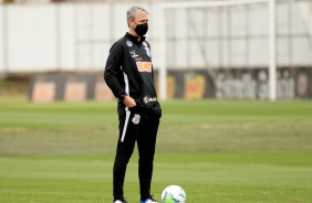 Tiago Nunes segue treinando no CT Joaquim Grava
