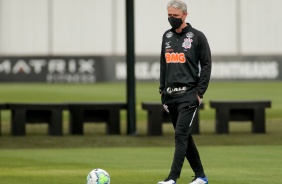 Tiago Nunes segue treinando no CT Joaquim Grava