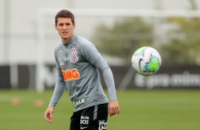 Vital segue treinando no CT Joaquim Grava