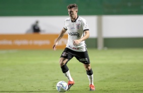 Lateral Lucas Piton no jogo contra o Gois, pelo Campeonato Brasileiro