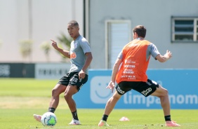 Dav no treino desta quinta-feira no CT Joaquim Grava