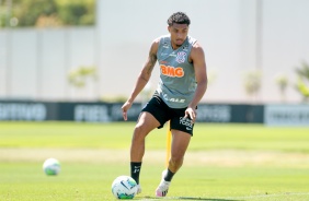 derson no treino desta quinta-feira no CT Joaquim Grava