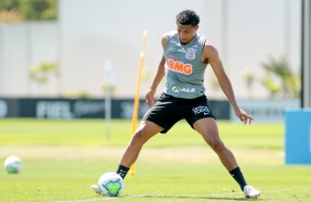 derson no treino desta quinta-feira no CT