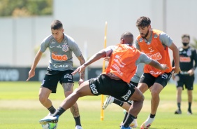 Gabriel Pereira e Bruno Mndez no treino desta quinta-feira no CT Joaquim Grava