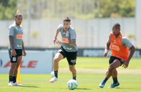 Gabriel Pereira e Xavier no treino desta quinta-feira no CT Joaquim Grava