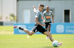 Gabriel Pereira no treino desta quinta-feira no CT Joaquim Grava