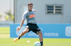 Volante Gabriel no treino desta quinta-feira no CT Joaquim Grava