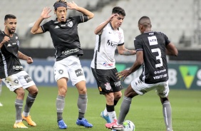 Araos no jogo contra o Botafogo, na Neo Qumica Arena