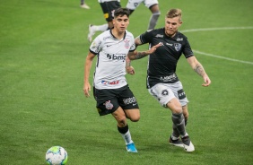 Araos no jogo contra o Botafogo, na Neo Qumica Arena